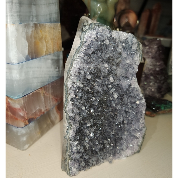 🏔️1lb 2.2oz Grey Amethyst Druzy Cut Base Tower Decor🏔️ - Picture 3 of 5